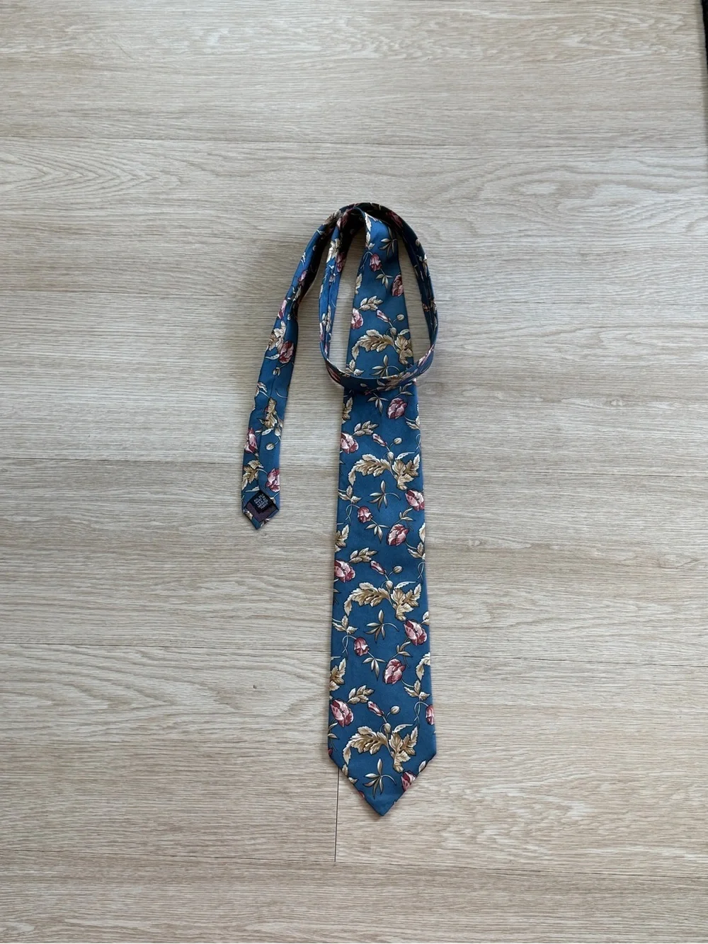 Christian Dior Monsieur Tie Mens 100% Silk Baroque Blue Floral Print Made in USA